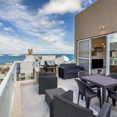 New Modern Penthouse 2 Minutes From Seascape
