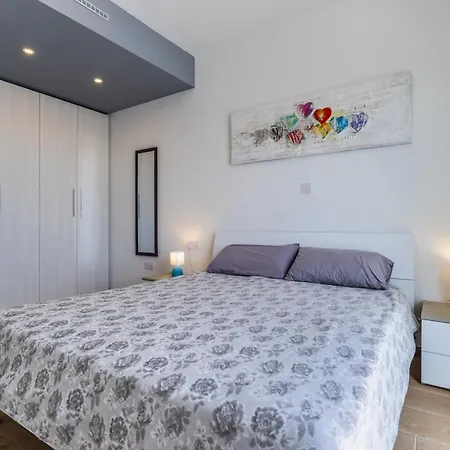 شقة New Modern Penthouse 2 Minutes From Seascape *